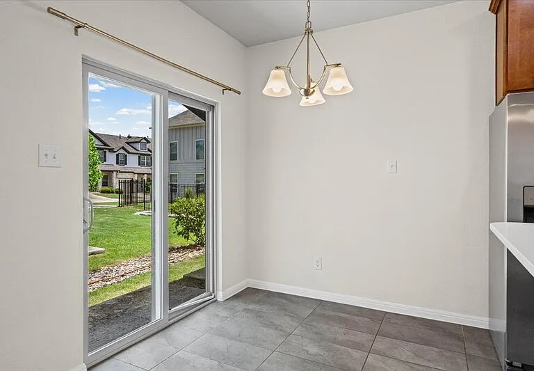 1502 Airedale Rd — Photo 10