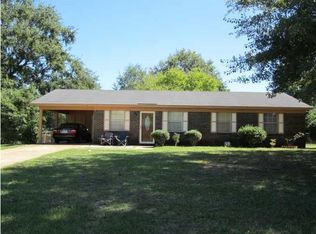2611 Deerfield Ln, Northport, AL 35473