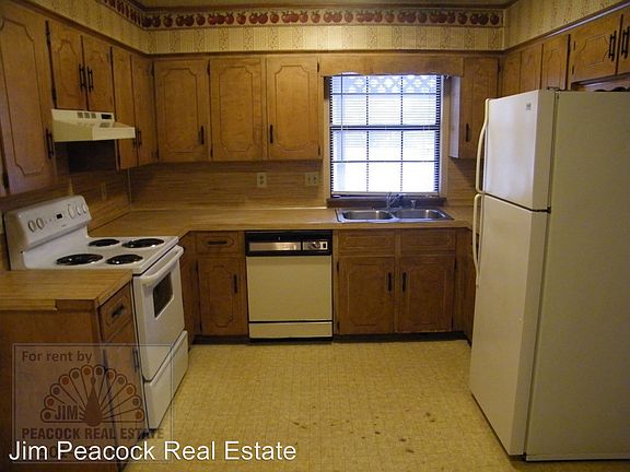 5th image of 11 Pinewood Ct #11C