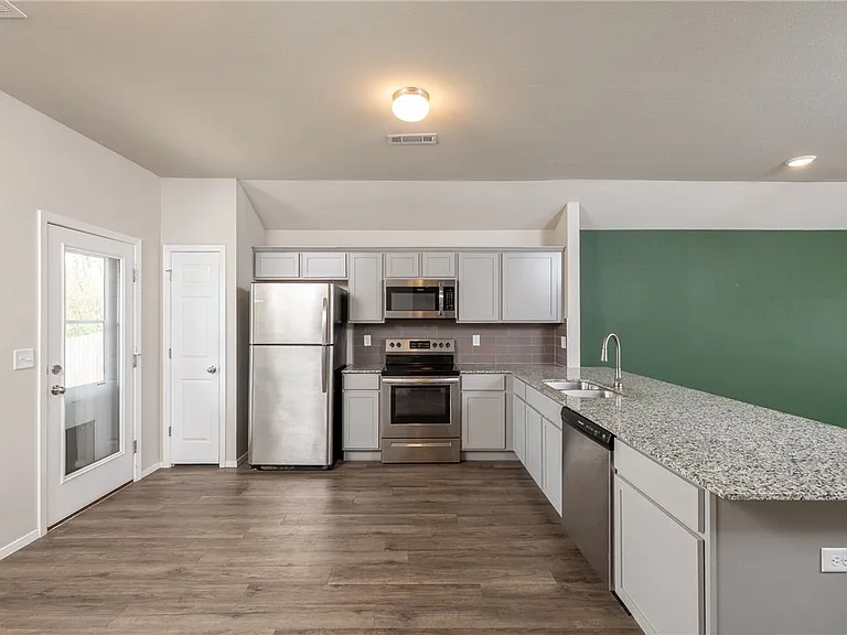 899 E Sparrow Cir — Photo 11