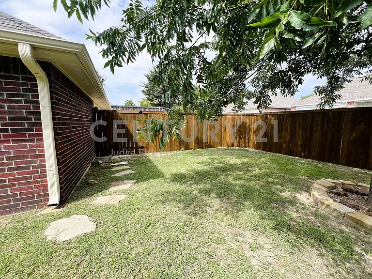 7800 Lancelot Rd — Photo 25