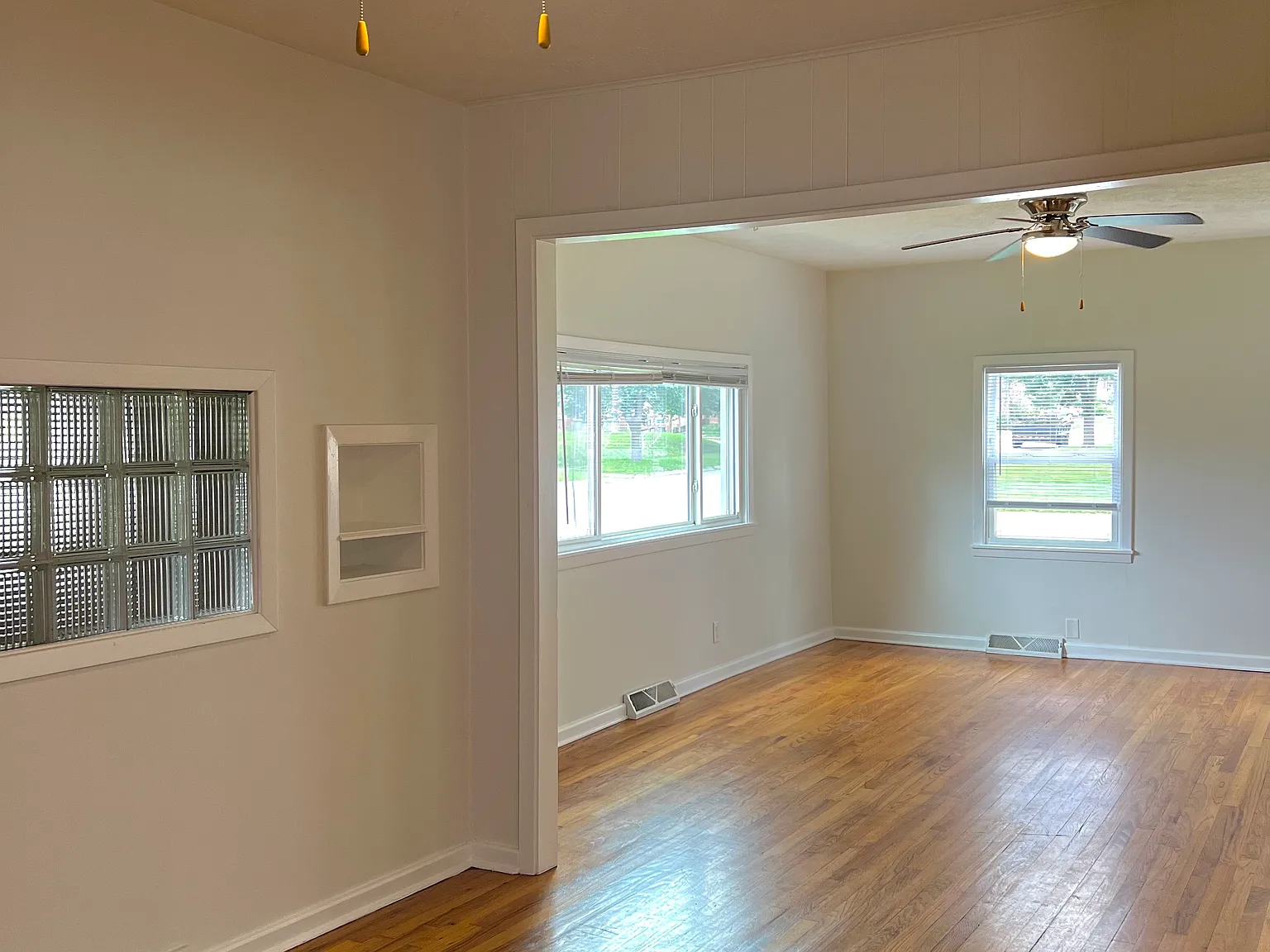 3 bed, 944 sqft, $1,250 — Photo 3