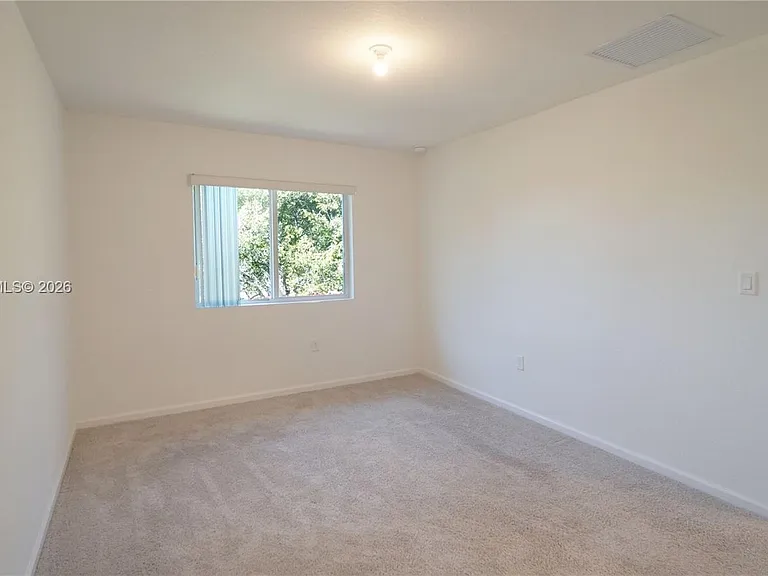 2411 SE 10th St #2411 — Photo 15