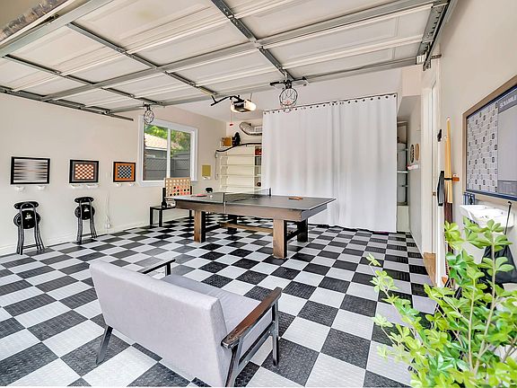 5th image of 18233 Sugarman St