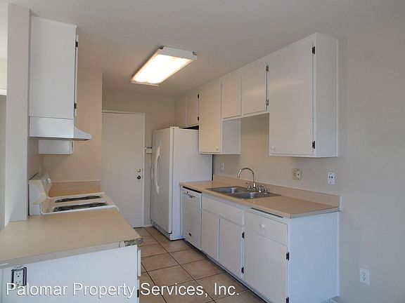 3rd image of 406 Shirley Dr