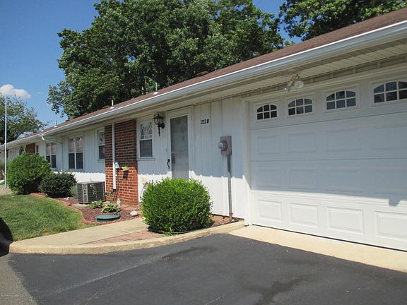 3rd image of 501B Thornbury Ct #100B