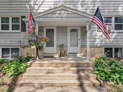 232 Wolf DRIVE, Dousman, WI, 53118