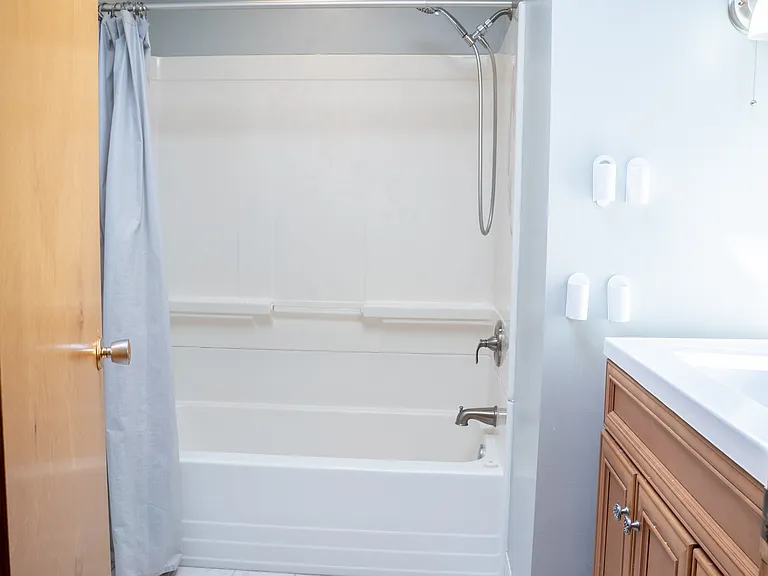 102 Brooklane Dr — Photo 17