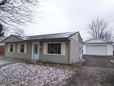 1038 Campbell Ave photo 1