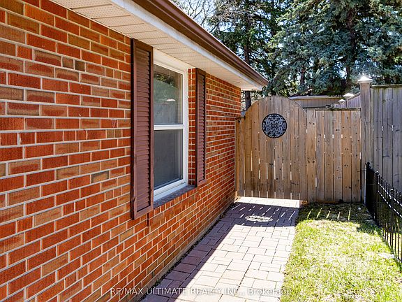 5th image of 21 Benway Dr