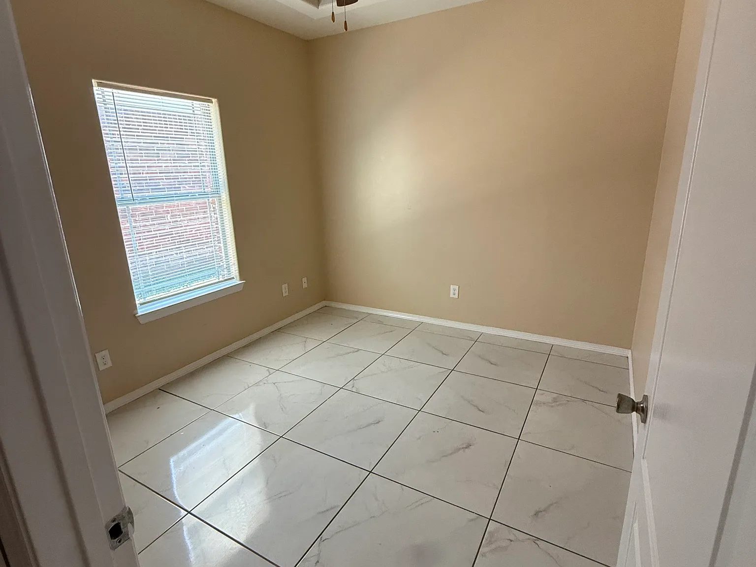 2 bed, 950 sqft, $975 — Photo 4