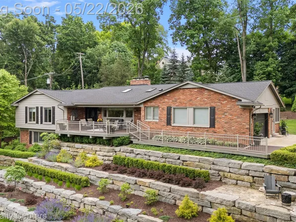 4571 Grindley Ct, Bloomfield Hills, MI 48302