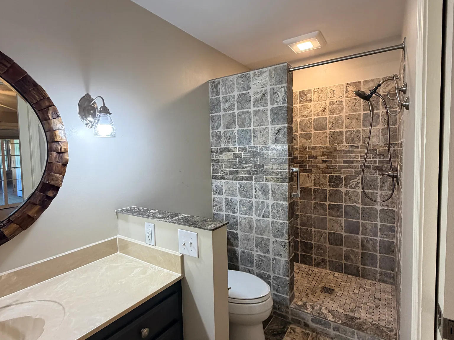 3 bed, 1600 sqft, $2,500 — Photo 4