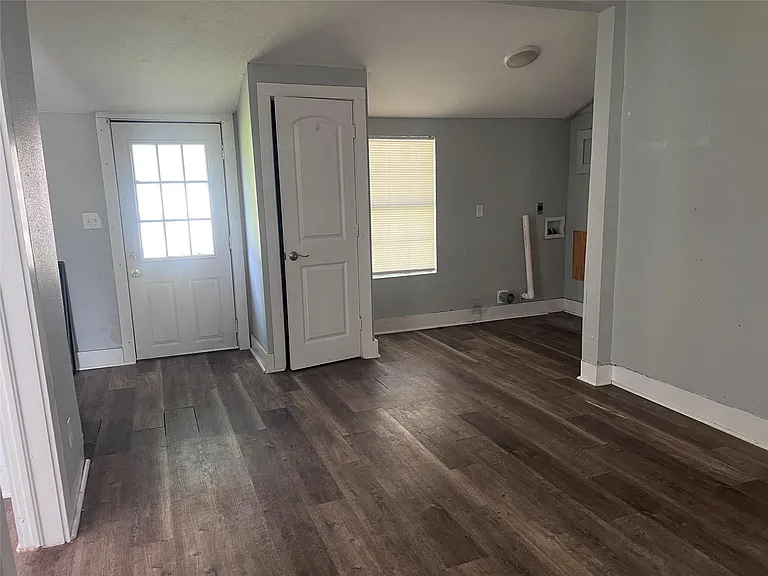 521 W Caney St — Photo 10