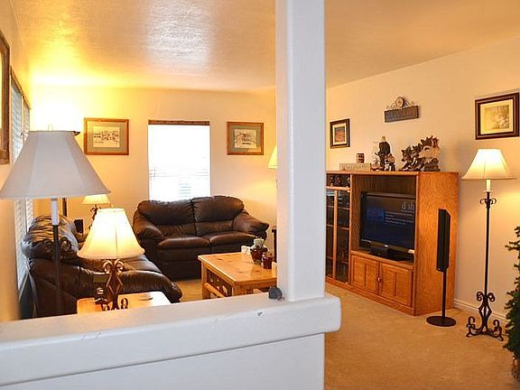 3rd image of 359 W Candellaria Dr