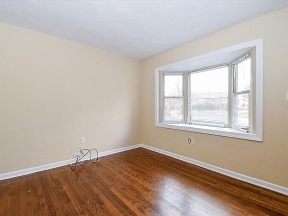 2nd image of 5421 Mayfield St