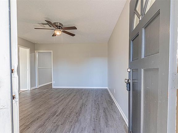 3rd image of 813 Avenue G