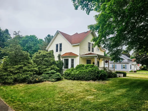 315 North St, Jonesville, MI 49250