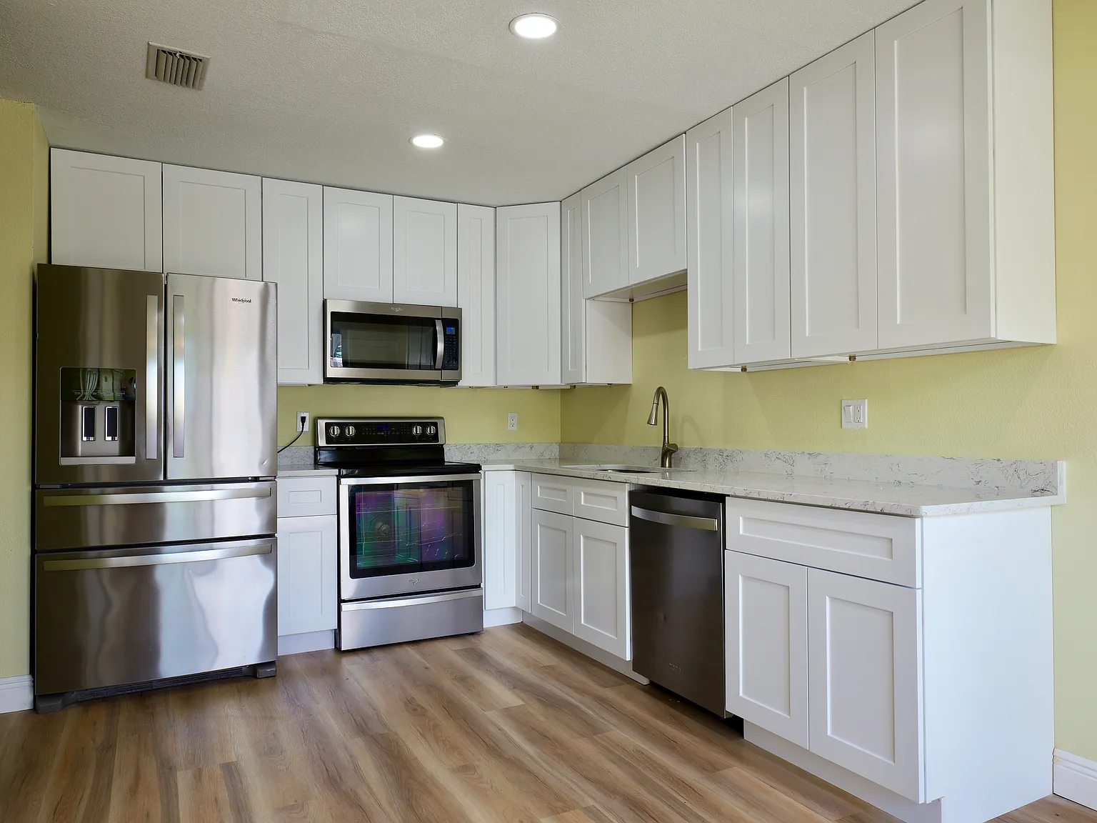 2 bed, 1295 sqft, $1,950 — Photo 2