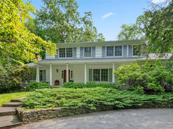 4 Brook Farm Circle, Bedford, NY 10506