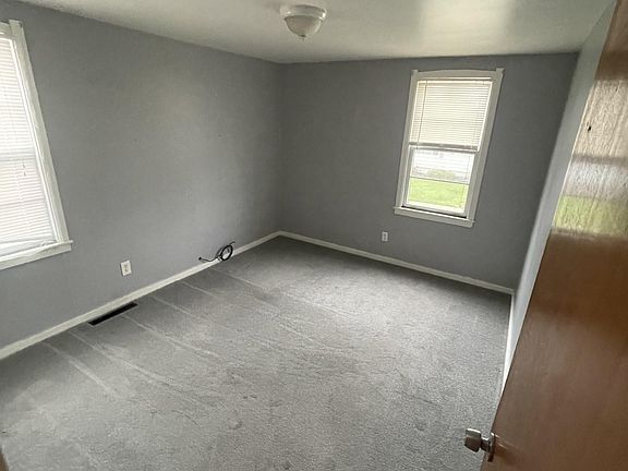 2nd image of 87 Kamper Ave Unit 2