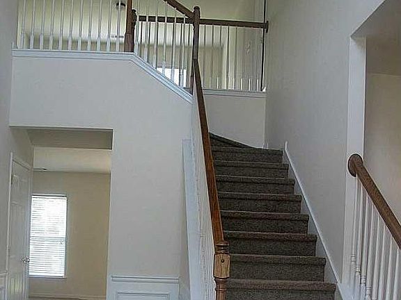 3rd image of 1834 Barrington Dr