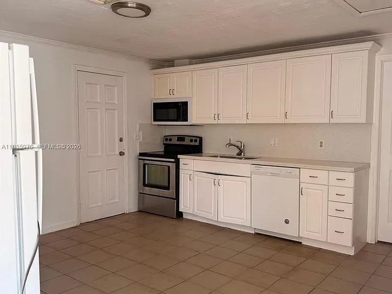 409 NW 33rd St #1 — Photo 4