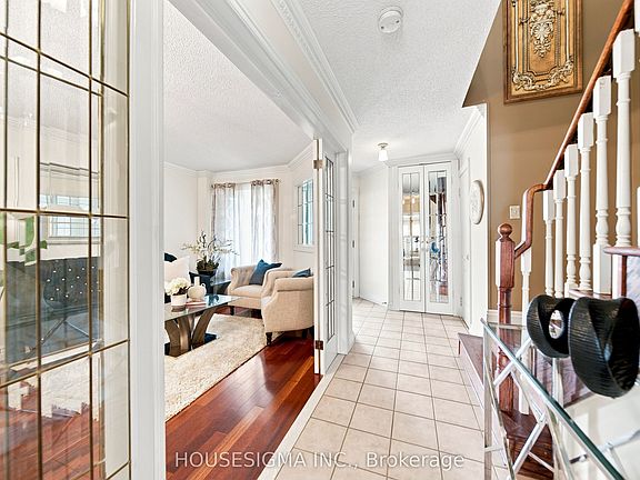5th image of 902 Applecroft Cir