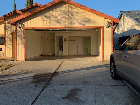 2nd image of 2105 Shameran St