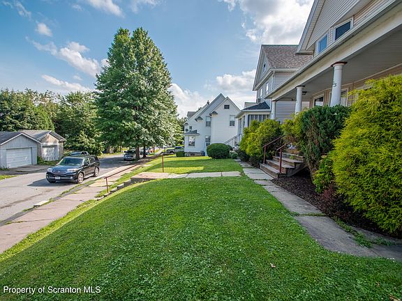3rd image of 721 N 723 Hyde Park Ave