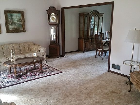 3rd image of 574 Tarpon Ct
