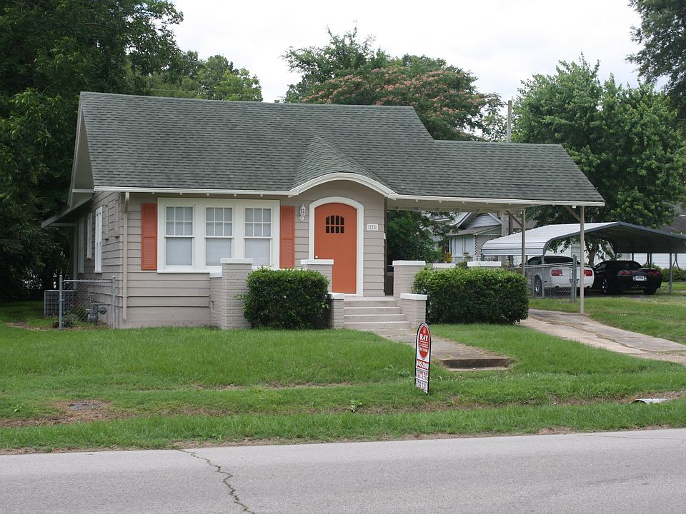 1st image of 215 W College St