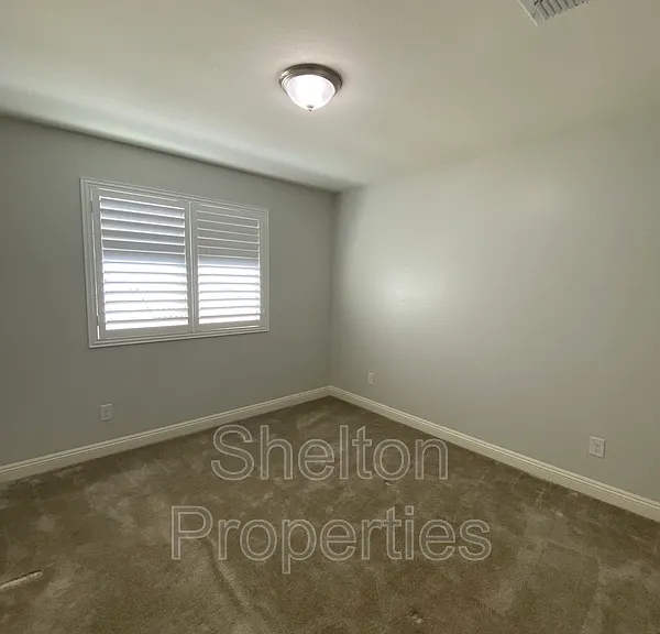 1721 N Marketside Ave — Photo 8