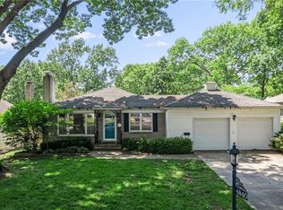 4840 Pawnee Dr, Roeland Park, KS 66205