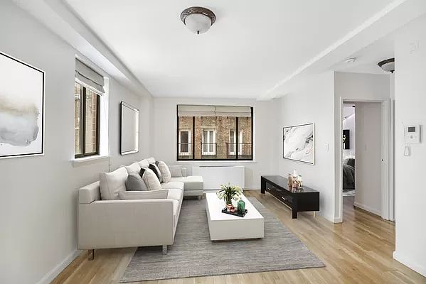 1st image of 259 Elizabeth St APT 3B