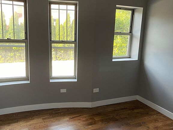 5th image of 4400 S Drexel Ave #104