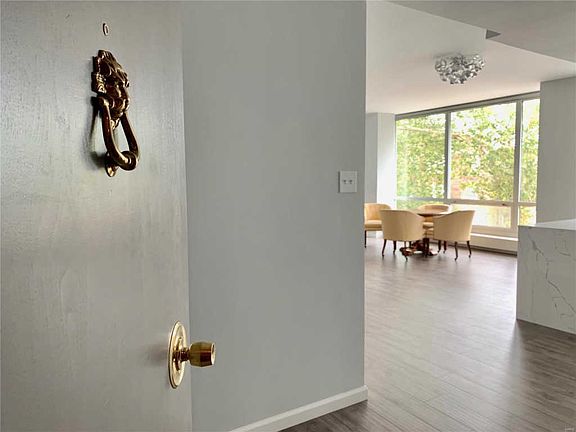 3rd image of 801 S Skinker Blvd APT 3a