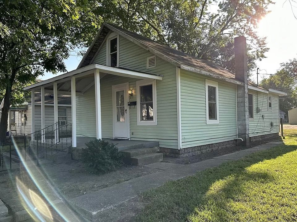 2nd image of 1343 S Waugh St