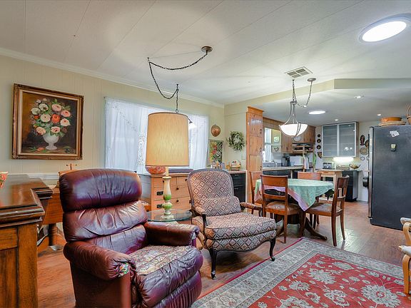 5th image of 77 Timber Cove Dr