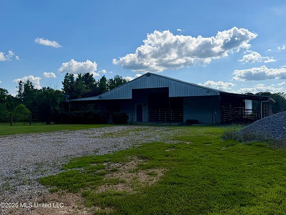 5th image of 1071 Williams Rd