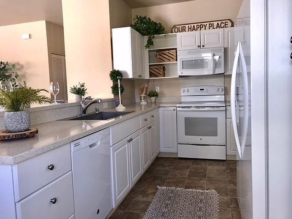 4th image of 1101 Kukulu St Unit 24