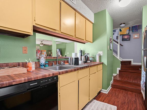 3rd image of 7100 Woodhue Ct