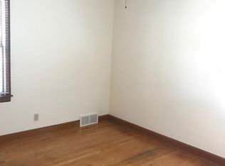 1023 N 3rd St, Clinton, IA 52732