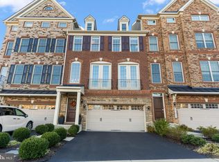 25035 Cambridge Hill Ter, Chantilly, VA 20152