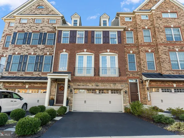 25035 Cambridge Hill Ter, Chantilly, VA 20152