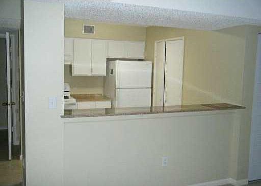 5th image of 400 Scotia Dr APT 104