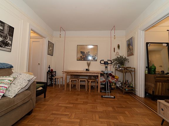 4th image of 583 W 215th St #10C