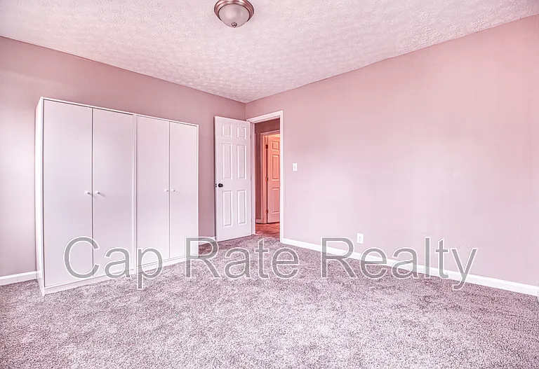 1143 Duxberry Ave — Photo 14