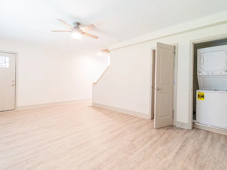 Emory Woods Apartments — Photo 28