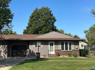 205 N Josephine Ave, Madison, SD 57042